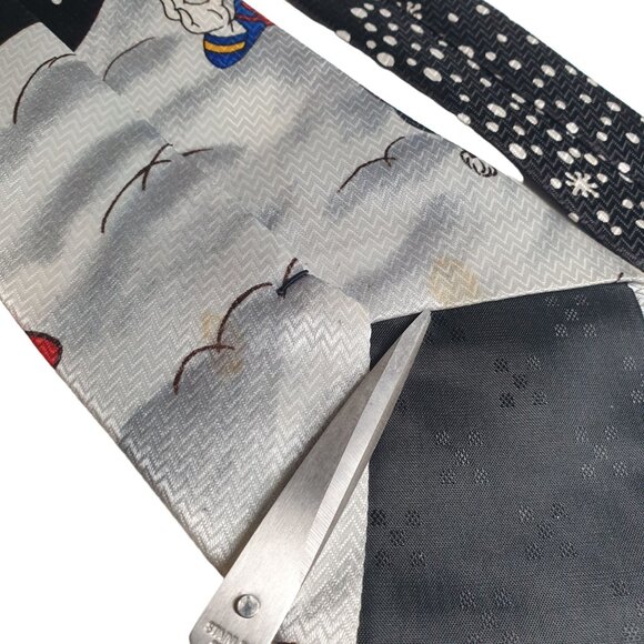 Vintage Disney Mickey Unlimited Snowman Holiday Necktie With Donald Duck Goofy - Picture 6 of 6